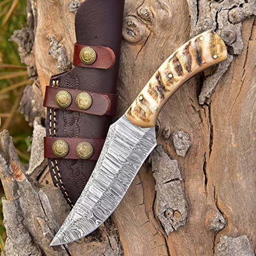 Handmade Damascus Steel Skinner Knife: Horn Handle, Leather Sheath USA