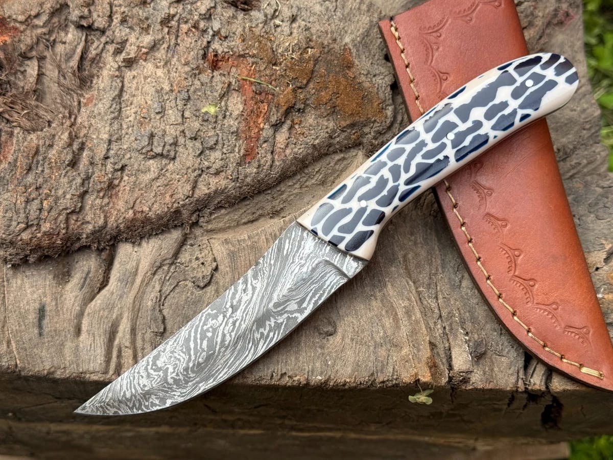 Handmade Damascus Steel Skinner Knife with Honeycomb Resin Handle