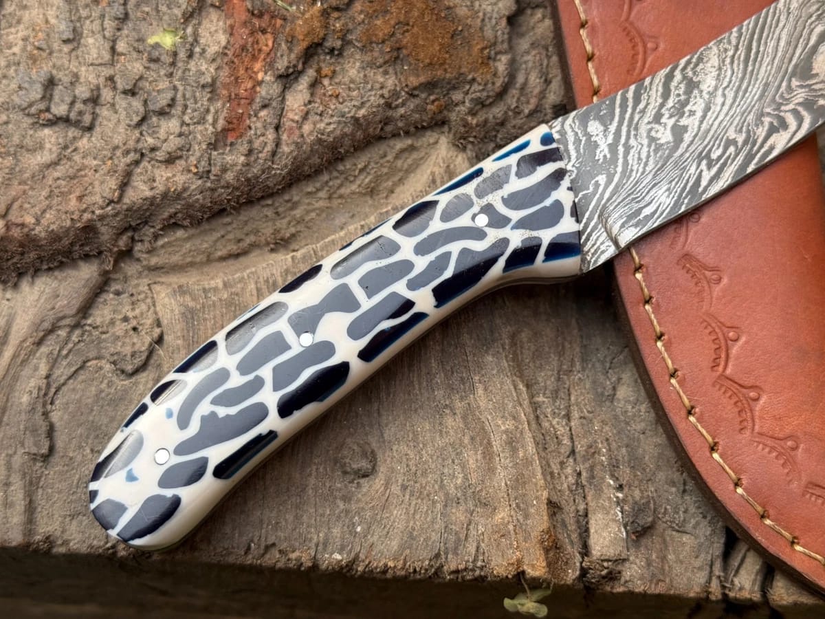 Handmade Damascus Steel Skinner Knife with Honeycomb Resin Handle