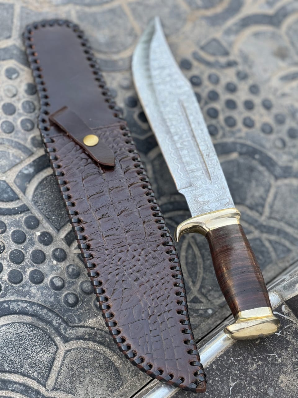 Handcrafted Damascus Steel Bowie Knife with Leather Handle & Crocodile Embossed Sheath